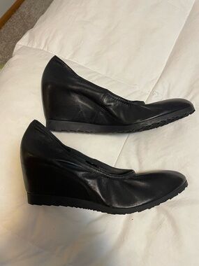 Fred Segal Feet Black Wedge Sz 40 or 9 US